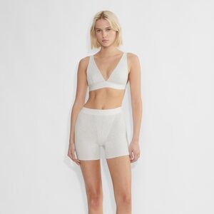 ISO Aritzia TNA HomeStretch Hi-Rise Boxer Short in Heather Cloud White NWT Large